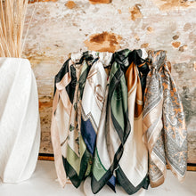 Load image into Gallery viewer, Heart of Dixie Scarves