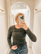 Load image into Gallery viewer, Runaway Basic Long Sleeve Tee