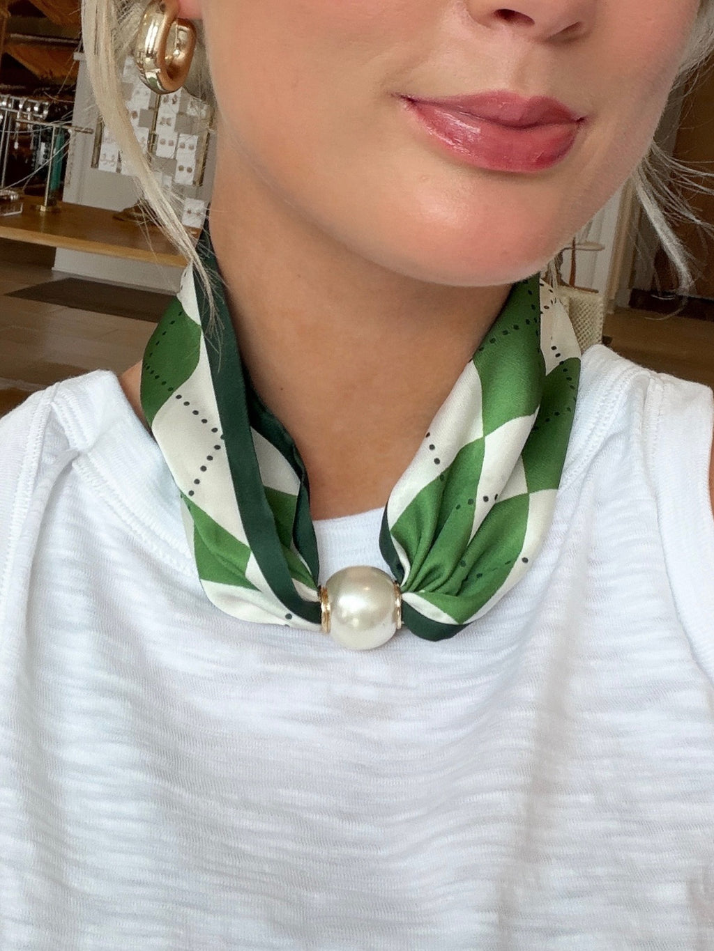 Meadow Pearl Loop Necklace