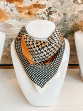 Load image into Gallery viewer, Up Your Style Scarf
