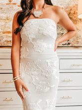 Load image into Gallery viewer, Strapless Ginny Dress
