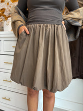 Load image into Gallery viewer, The Ashley Oaks Skirt
