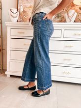 Load image into Gallery viewer, The Josie Jeans
