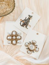 Load image into Gallery viewer, Staying Elegant Brooch

