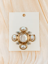 Load image into Gallery viewer, Staying Elegant Brooch
