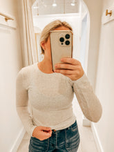 Load image into Gallery viewer, Runaway Basic Long Sleeve Tee
