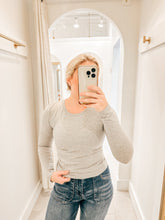 Load image into Gallery viewer, Runaway Basic Long Sleeve Tee

