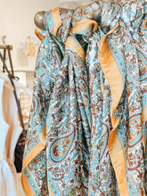 Load image into Gallery viewer, Autumn Print Scarf
