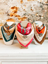 Load image into Gallery viewer, Sarah Chain Scarves
