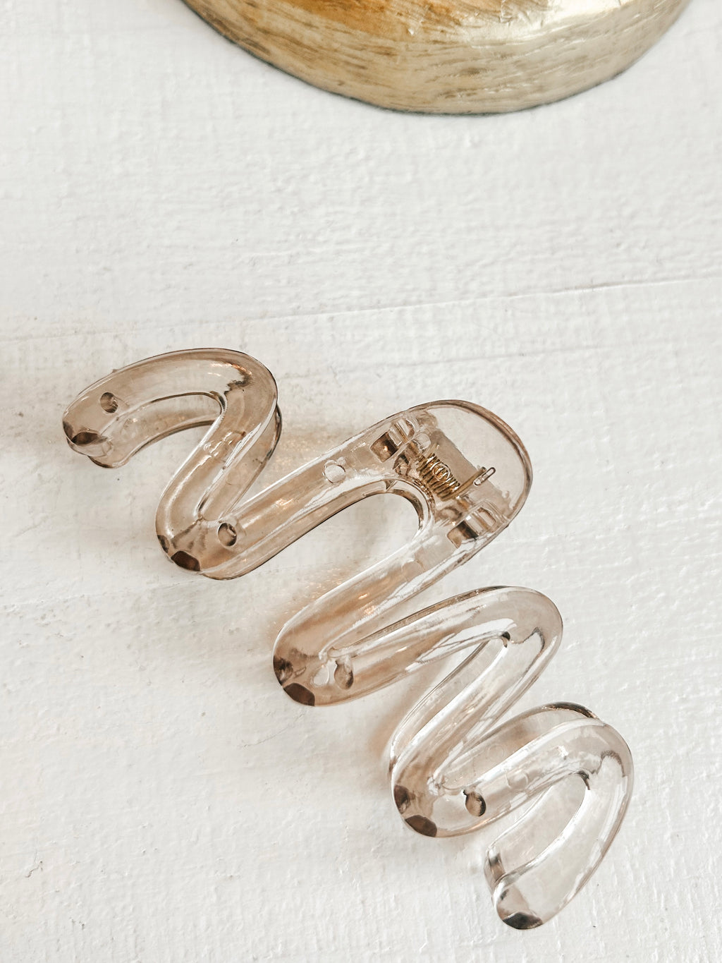 The Wave Claw Clip