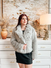 Load image into Gallery viewer, Cozy Chic Coat
