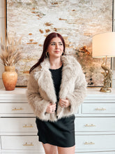 Load image into Gallery viewer, Cozy Chic Coat
