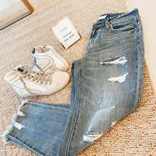 Load image into Gallery viewer, Bailey Boyfriend Jeans
