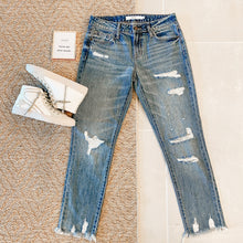 Load image into Gallery viewer, Bailey Boyfriend Jeans
